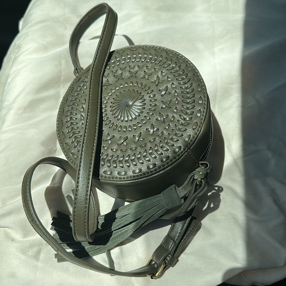 Green Cut Out Stitch Circle Round Tassel Crossbody Purse Bag - Picture 4 of 7